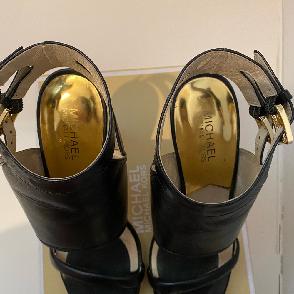 Micheal Kors Asta Black Leather Sandal - Picture 3 of 7